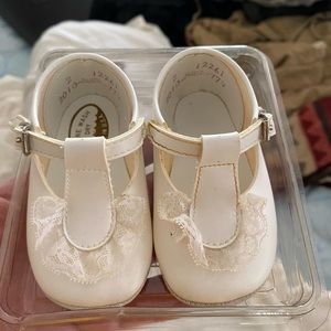 Antique W.T. Grants Handmade Leather Baby Shoes White Size 2 Soft Sole in Box